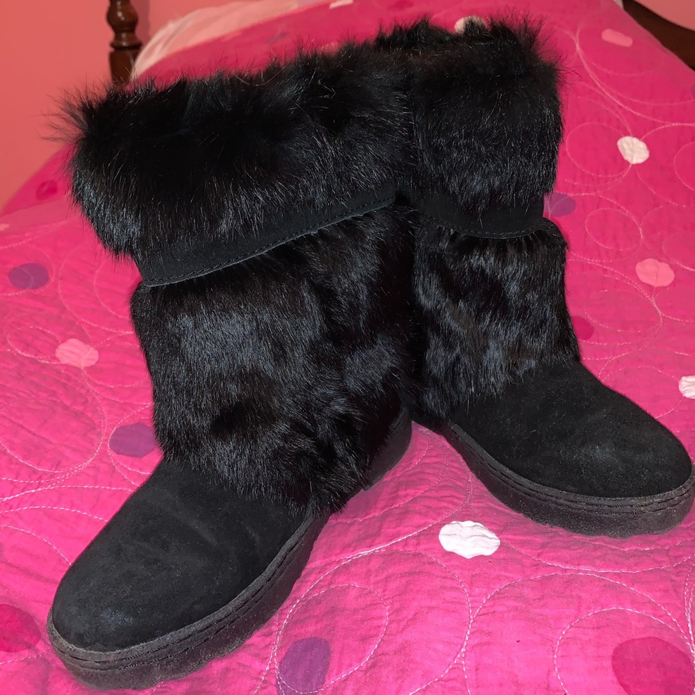 BearPaw Black Boots